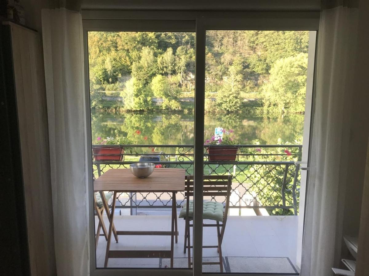Villa La Rose Sur Meuse Haybes Exterior foto