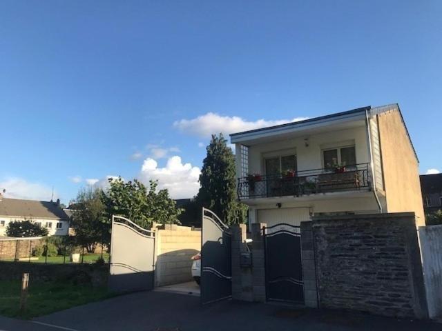 Villa La Rose Sur Meuse Haybes Exterior foto